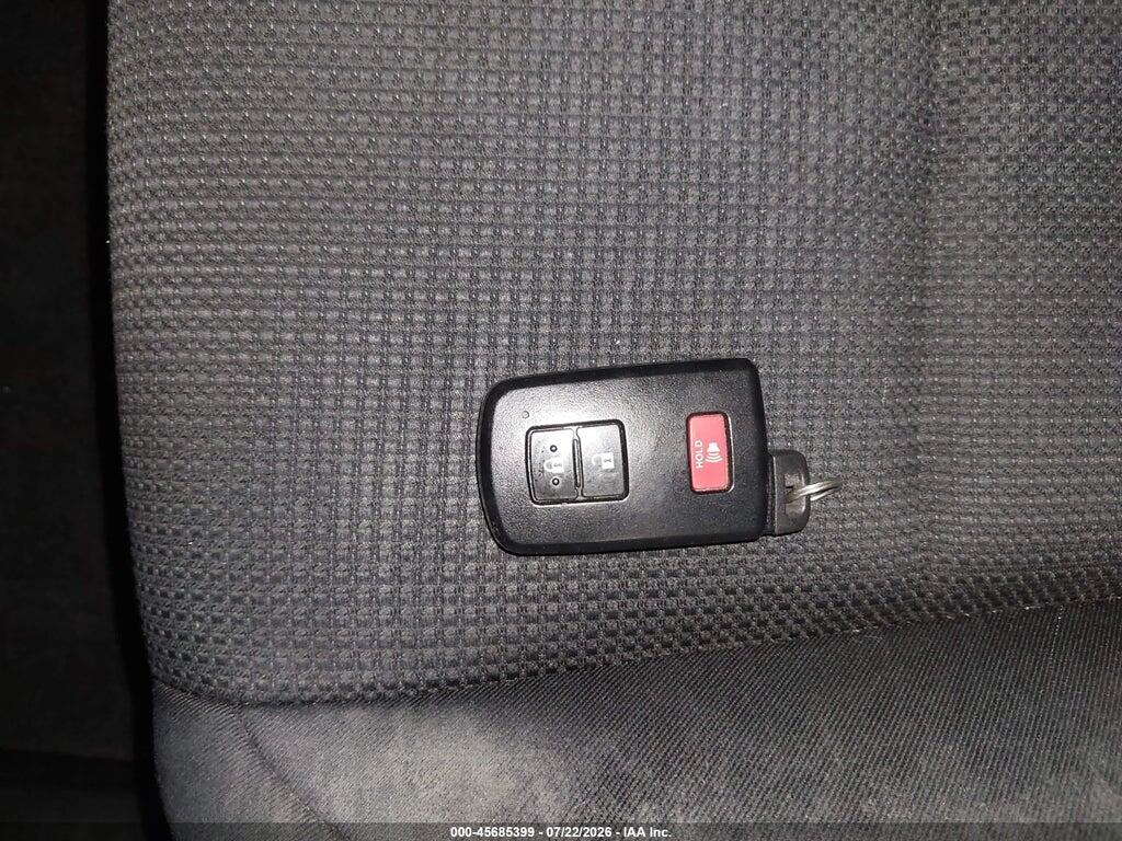JTMRJREVXHD136833 2017 TOYOTA RAV4 HYBRID photo no. 11