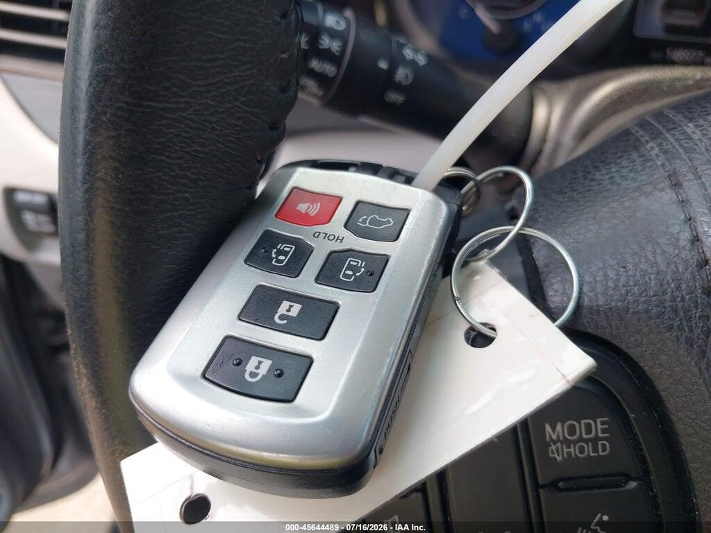 5TDDZ3DC0HS165780 2017 TOYOTA SIENNA photo no. 11