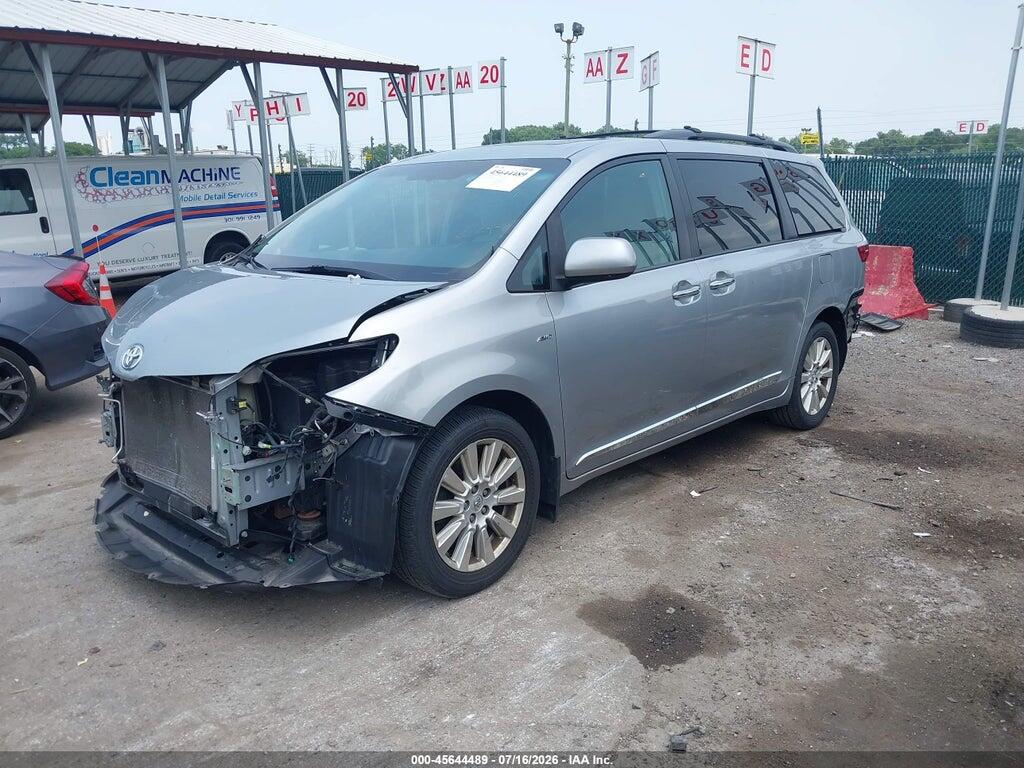 5TDDZ3DC0HS165780 2017 TOYOTA SIENNA photo no. 2