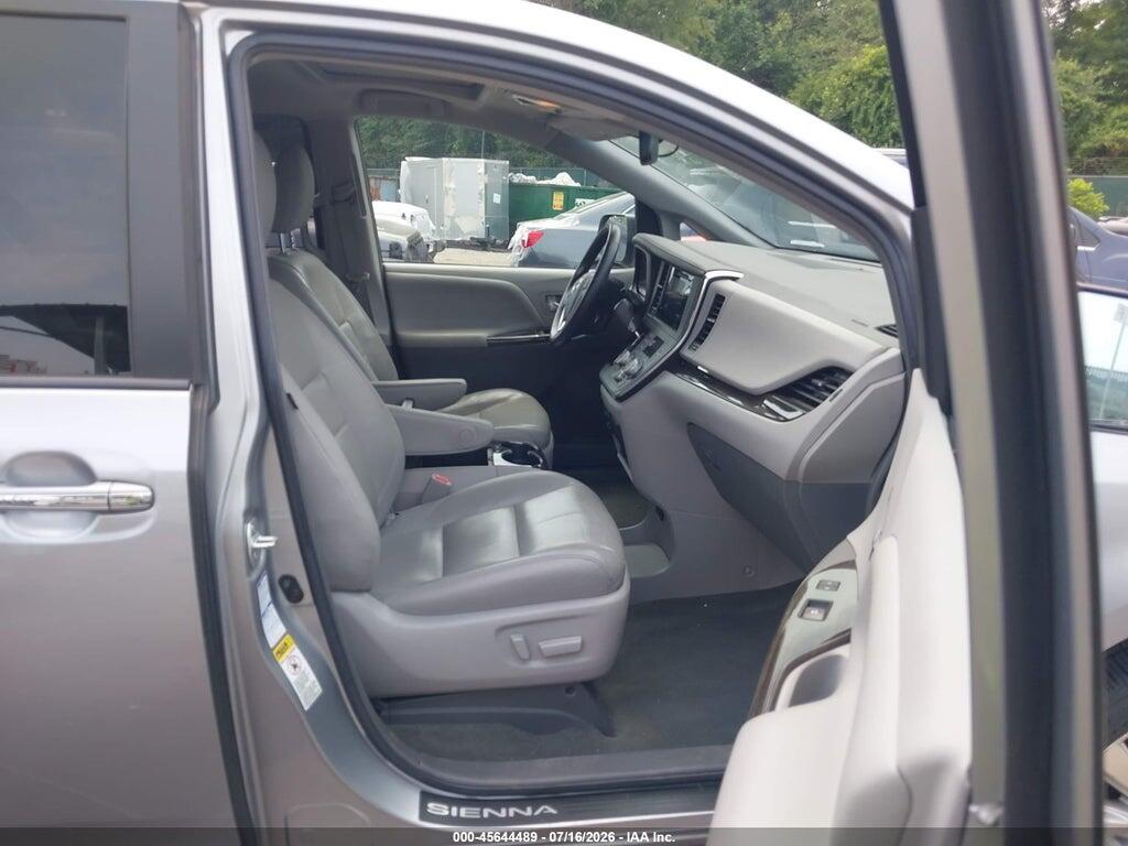 5TDDZ3DC0HS165780 2017 TOYOTA SIENNA photo no. 5