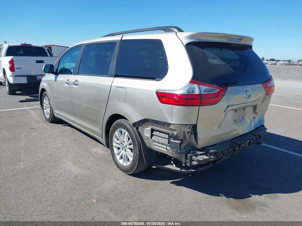 5TDYZ3DCXHS897786 2017 TOYOTA SIENNA photo no. 3