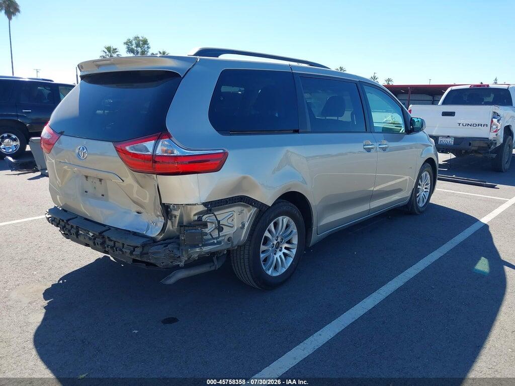 5TDYZ3DCXHS897786 2017 TOYOTA SIENNA photo no. 4