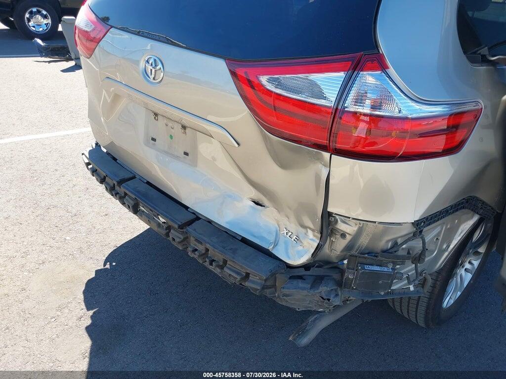 5TDYZ3DCXHS897786 2017 TOYOTA SIENNA photo no. 6