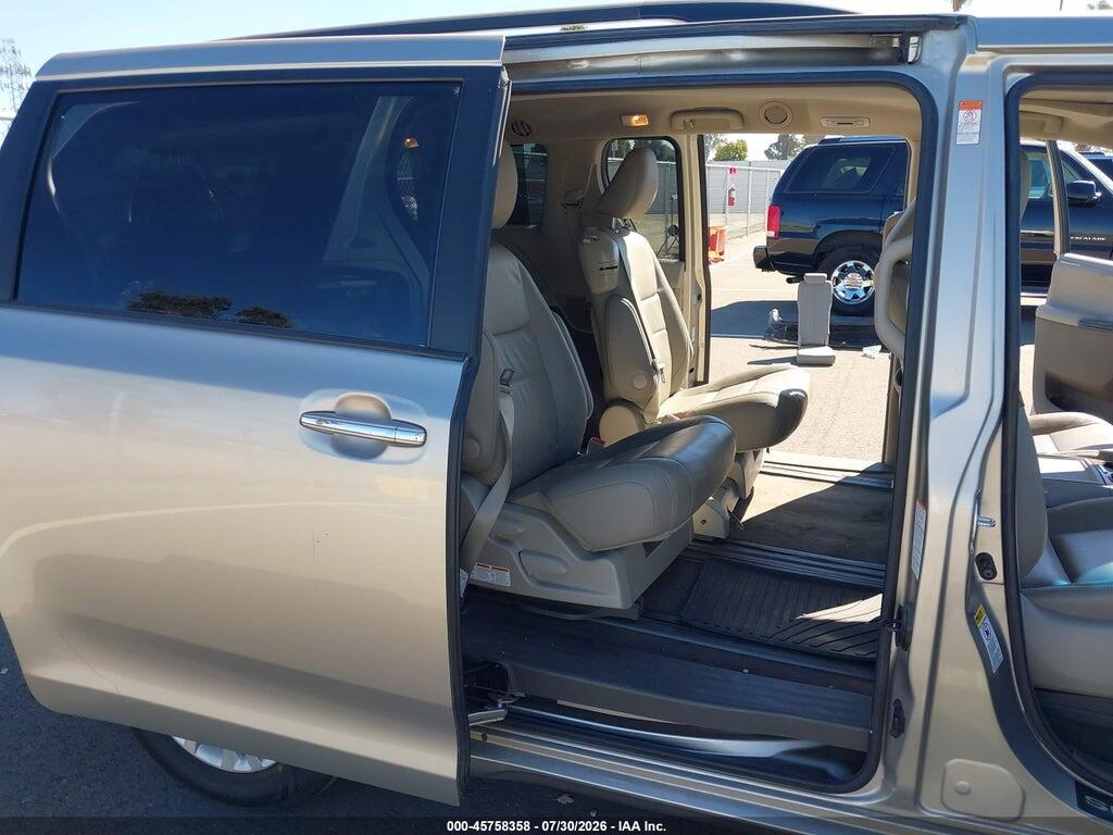 5TDYZ3DCXHS897786 2017 TOYOTA SIENNA photo no. 8