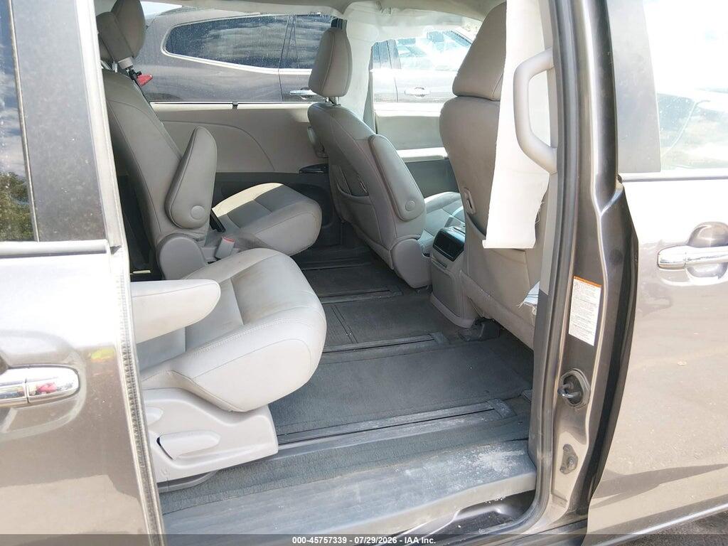 5TDDZ3DC6HS151205 2017 TOYOTA SIENNA photo no. 8