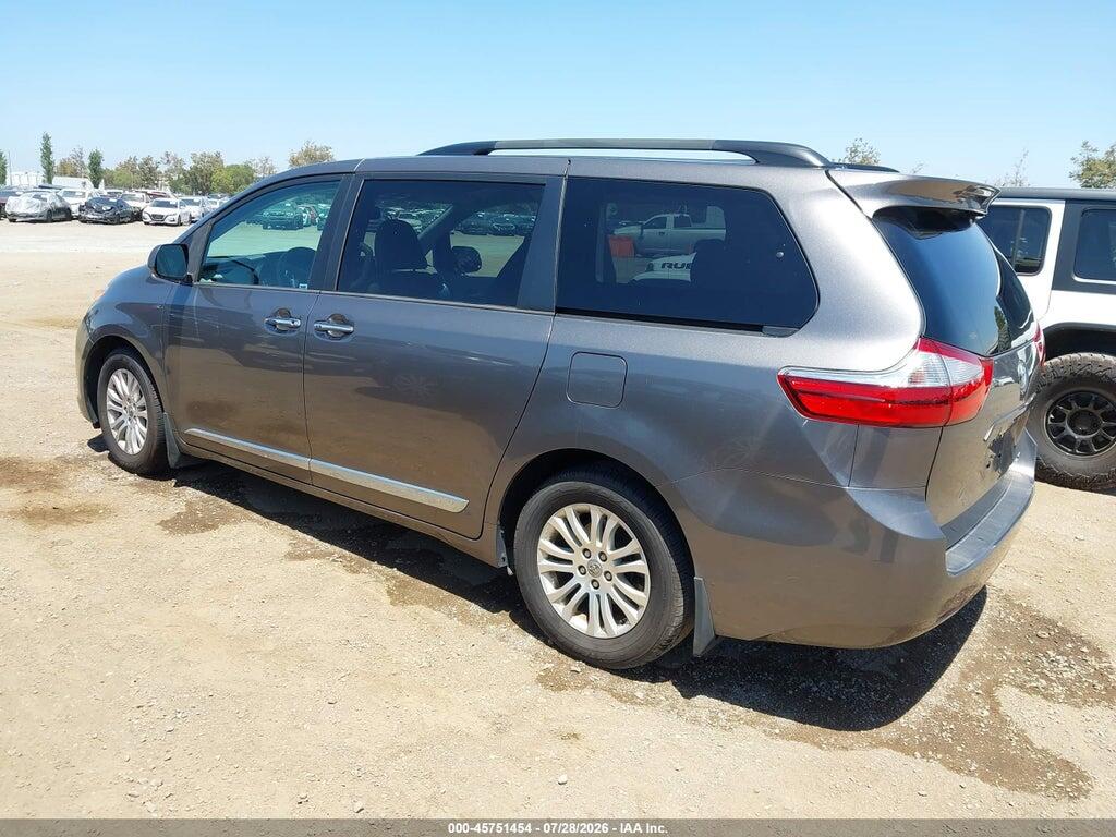 5TDYZ3DC4HS875542 2017 TOYOTA SIENNA photo no. 3