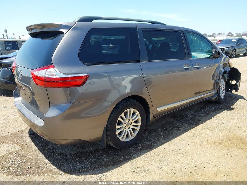 5TDYZ3DC4HS875542 2017 TOYOTA SIENNA photo no. 4