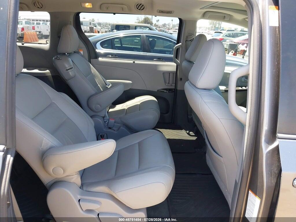 5TDYZ3DC4HS875542 2017 TOYOTA SIENNA photo no. 8