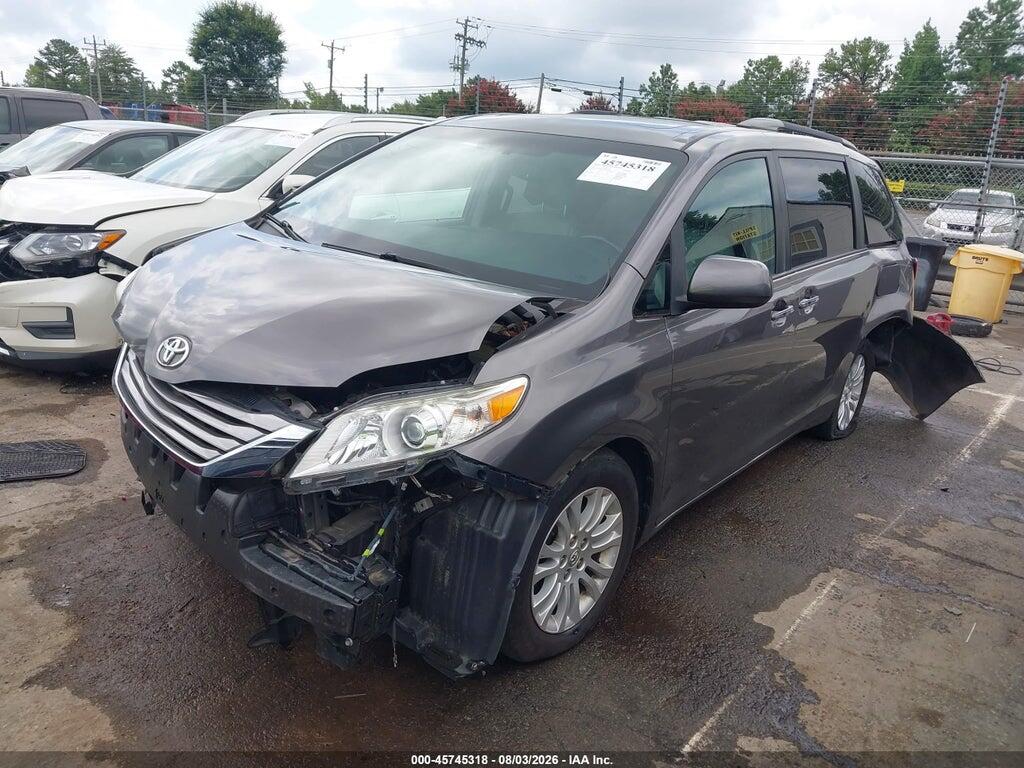 5TDYZ3DC5HS892298 2017 TOYOTA SIENNA photo no. 2