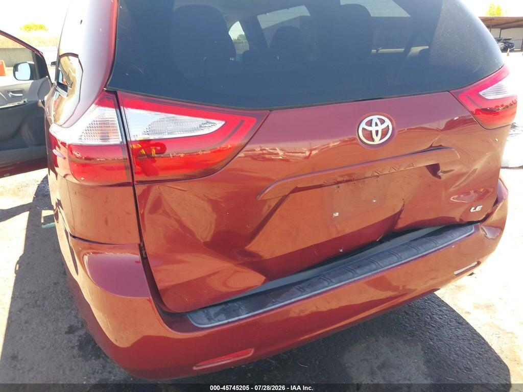 5TDKZ3DCXHS863756 2017 TOYOTA SIENNA photo no. 6