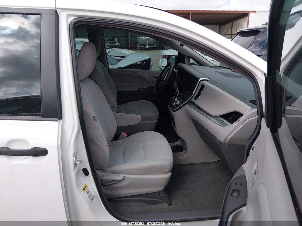 5TDZZ3DC3HS860423 2017 TOYOTA SIENNA photo no. 5