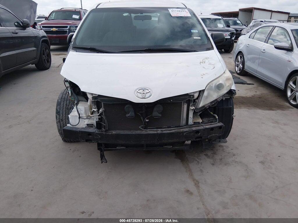 5TDZZ3DC3HS860423 2017 TOYOTA SIENNA photo no. 6