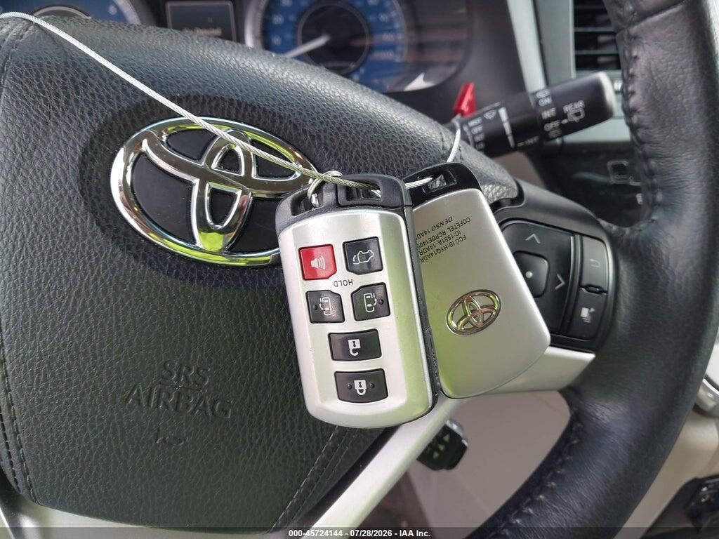 5TDDZ3DC9HS161064 2017 TOYOTA SIENNA photo no. 11