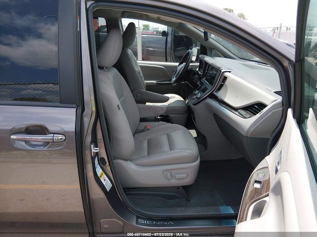 5TDDZ3DC8HS174050 2017 TOYOTA SIENNA photo no. 5