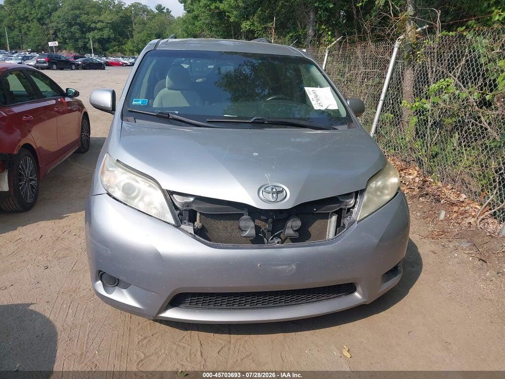 5TDKZ3DC7HS865335 2017 TOYOTA SIENNA photo no. 12