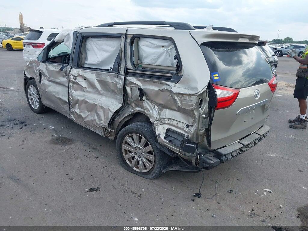 5TDDZ3DC4HS168469 2017 TOYOTA SIENNA photo no. 1