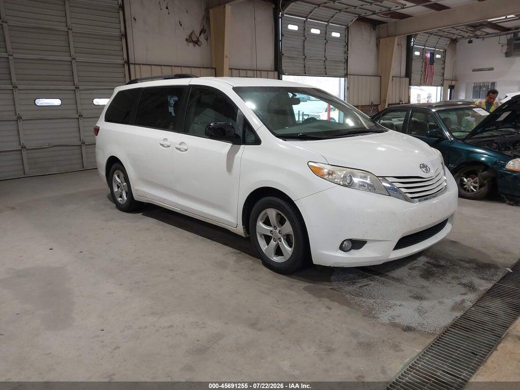 5TDKZ3DC0HS778313 2017 TOYOTA SIENNA photo no. 1