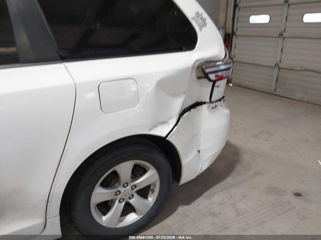 5TDKZ3DC0HS778313 2017 TOYOTA SIENNA photo no. 6