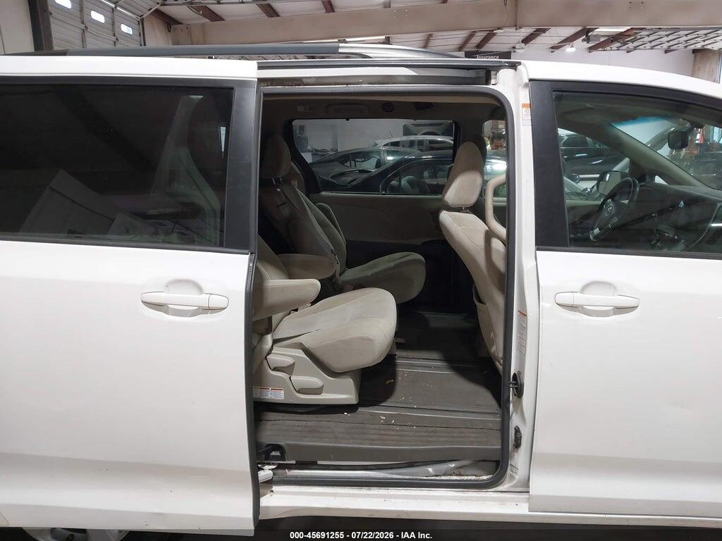 5TDKZ3DC0HS778313 2017 TOYOTA SIENNA photo no. 8