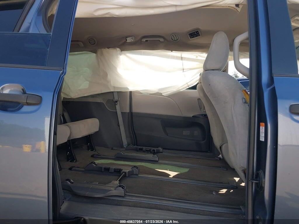 5TDZZ3DC0HS776298 2017 TOYOTA SIENNA photo no. 8