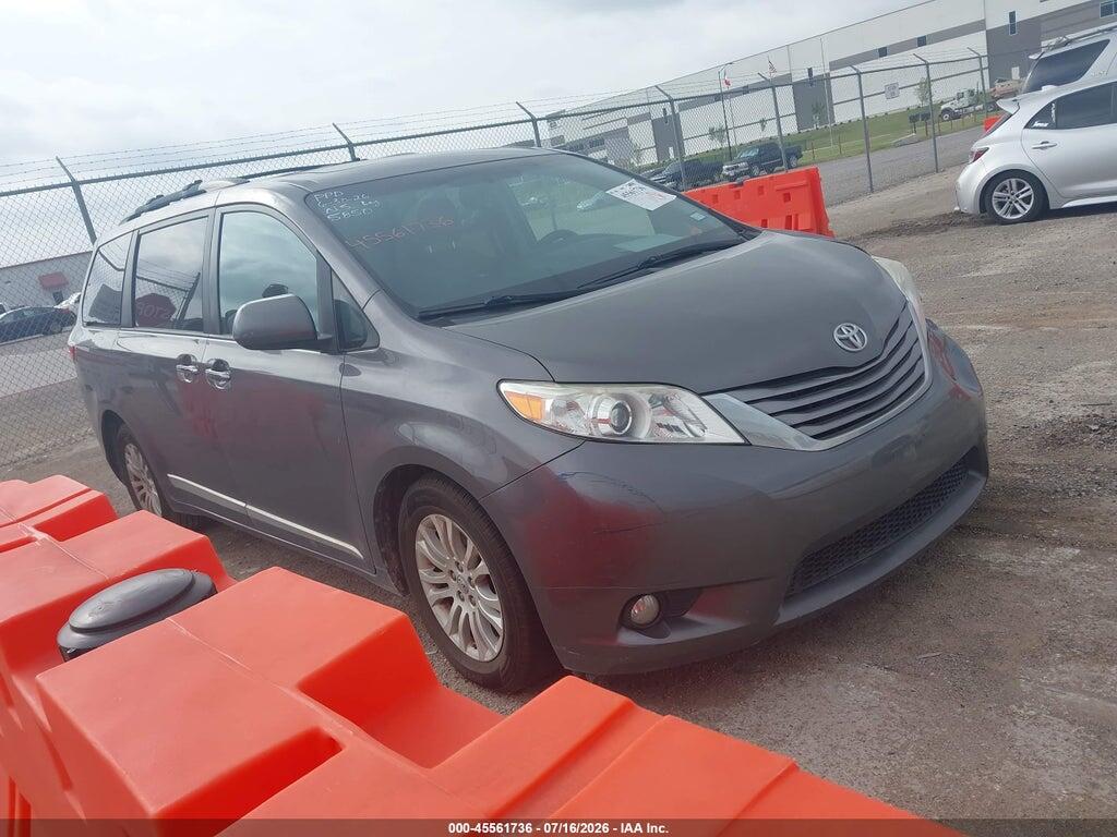 5TDYZ3DC8HS845850 2017 TOYOTA SIENNA photo no. 1