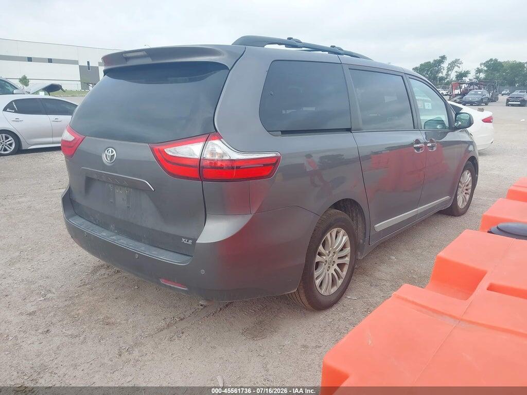 5TDYZ3DC8HS845850 2017 TOYOTA SIENNA photo no. 4