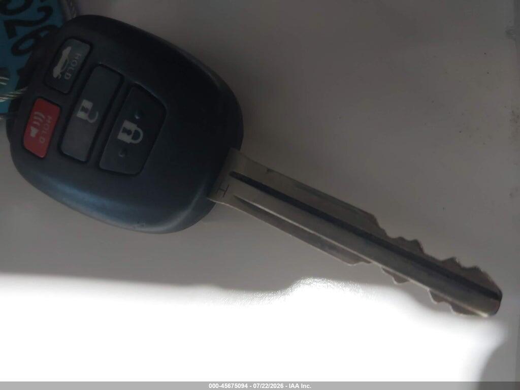 4T1BF1FK4GU568014 2016 TOYOTA CAMRY photo no. 11