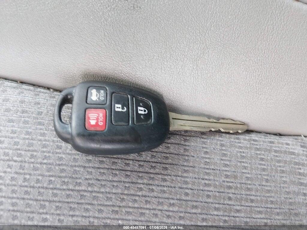 4T1BF1FK9GU241057 2016 TOYOTA CAMRY photo no. 11