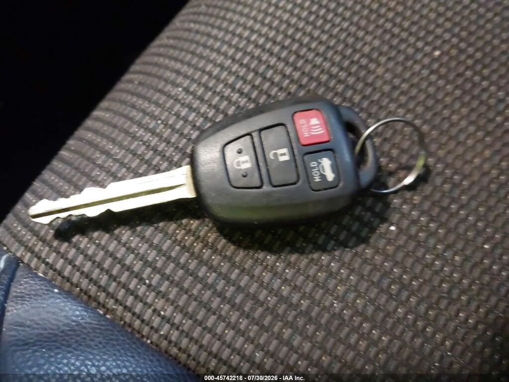 2T1BURHE0GC566211 2016 TOYOTA COROLLA photo no. 11