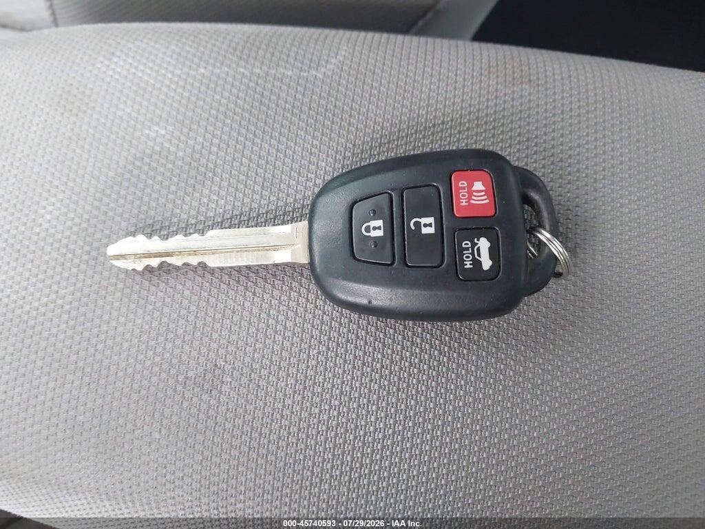 5YFBURHE5GP447831 2016 TOYOTA COROLLA photo no. 11