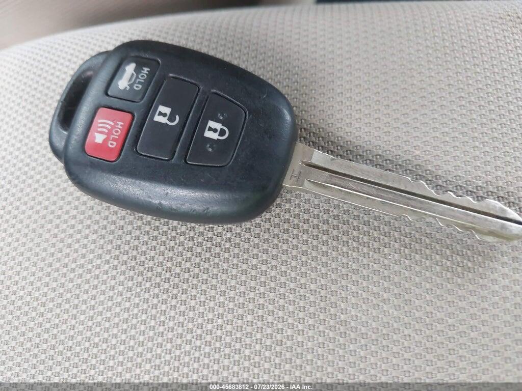 2T1BURHE7GC523940 2016 TOYOTA COROLLA photo no. 11