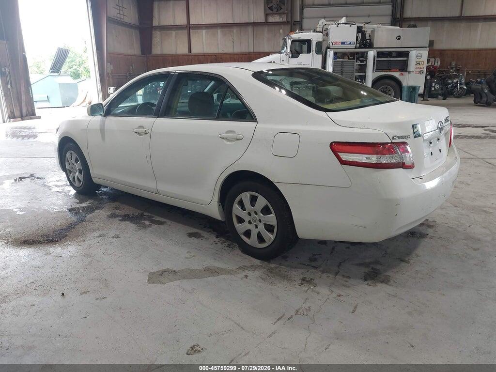 4T1BF3EK1BU740635 2011 TOYOTA CAMRY photo no. 3