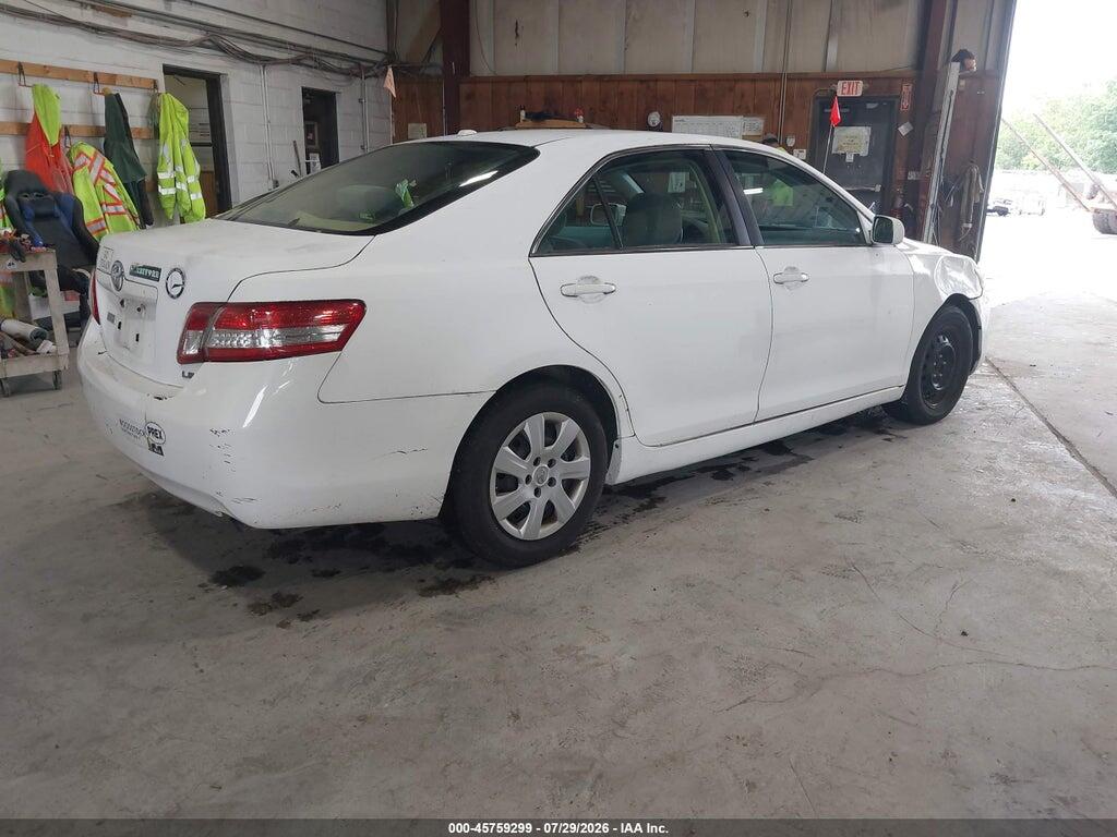 4T1BF3EK1BU740635 2011 TOYOTA CAMRY photo no. 4