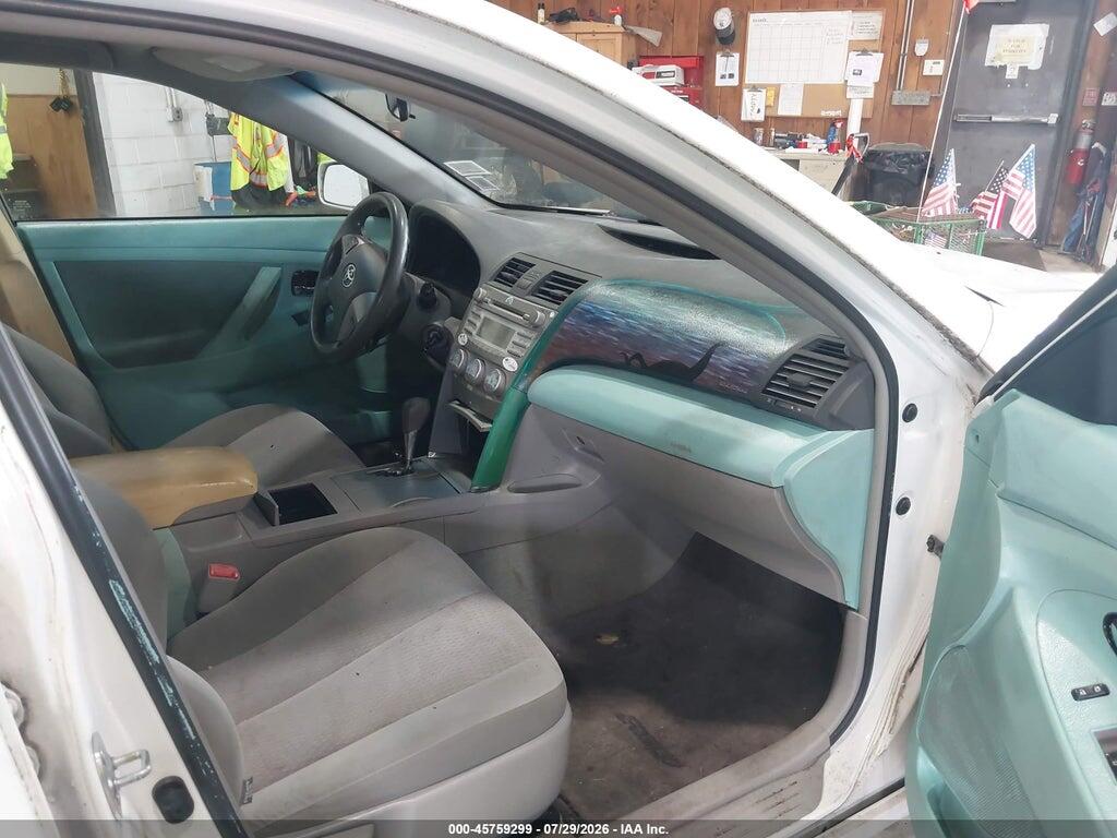 4T1BF3EK1BU740635 2011 TOYOTA CAMRY photo no. 5