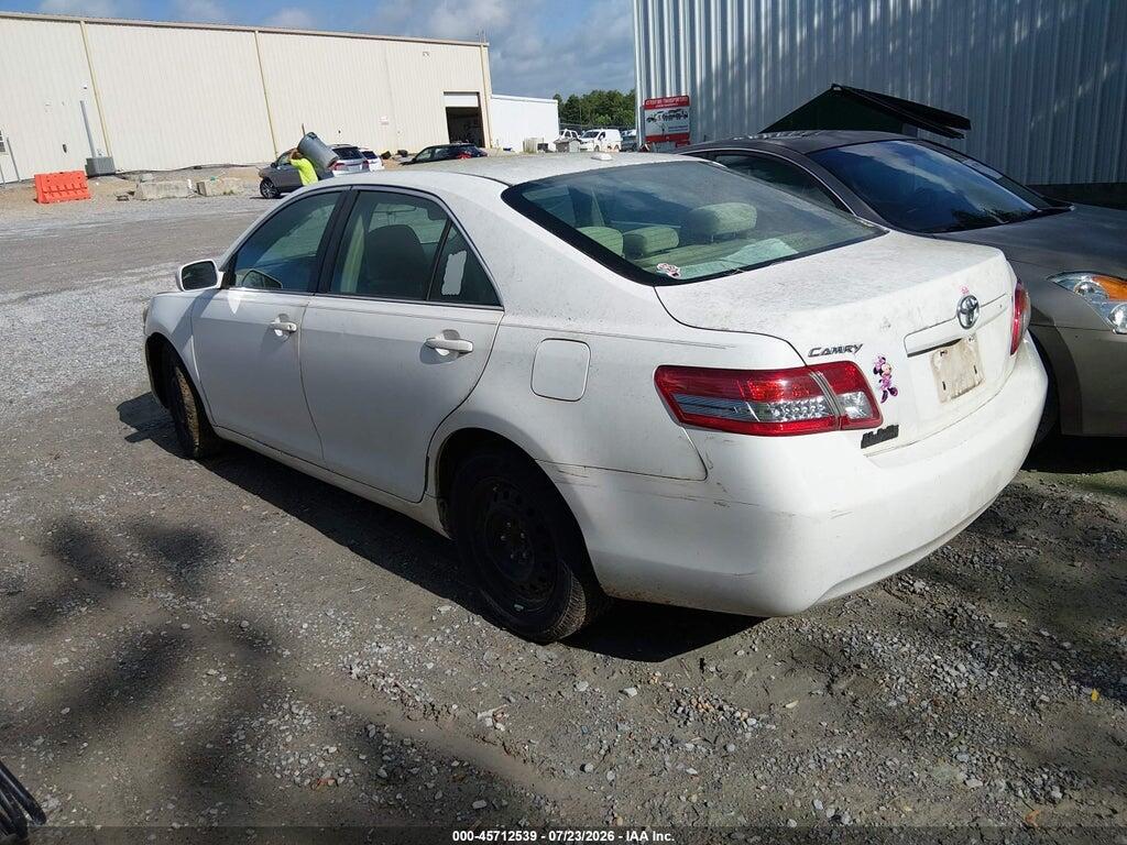 4T1BF3EK0BU698071 2011 TOYOTA CAMRY photo no. 3