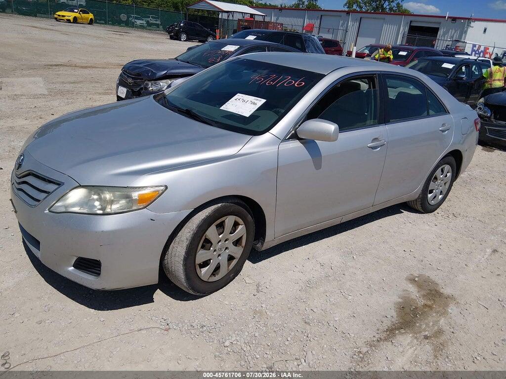 4T1BF3EK2BU777340 2011 TOYOTA CAMRY photo no. 2