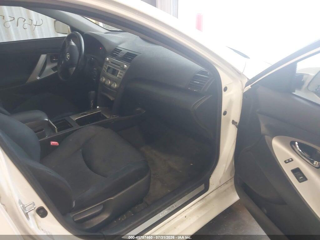 4T1BF3EK5BU677345 2011 TOYOTA CAMRY photo no. 5