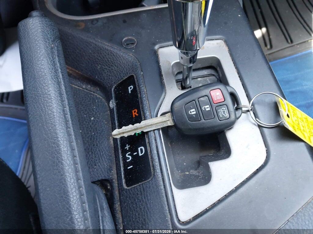 2T3WFREV7GW284265 2016 TOYOTA RAV4 photo no. 11