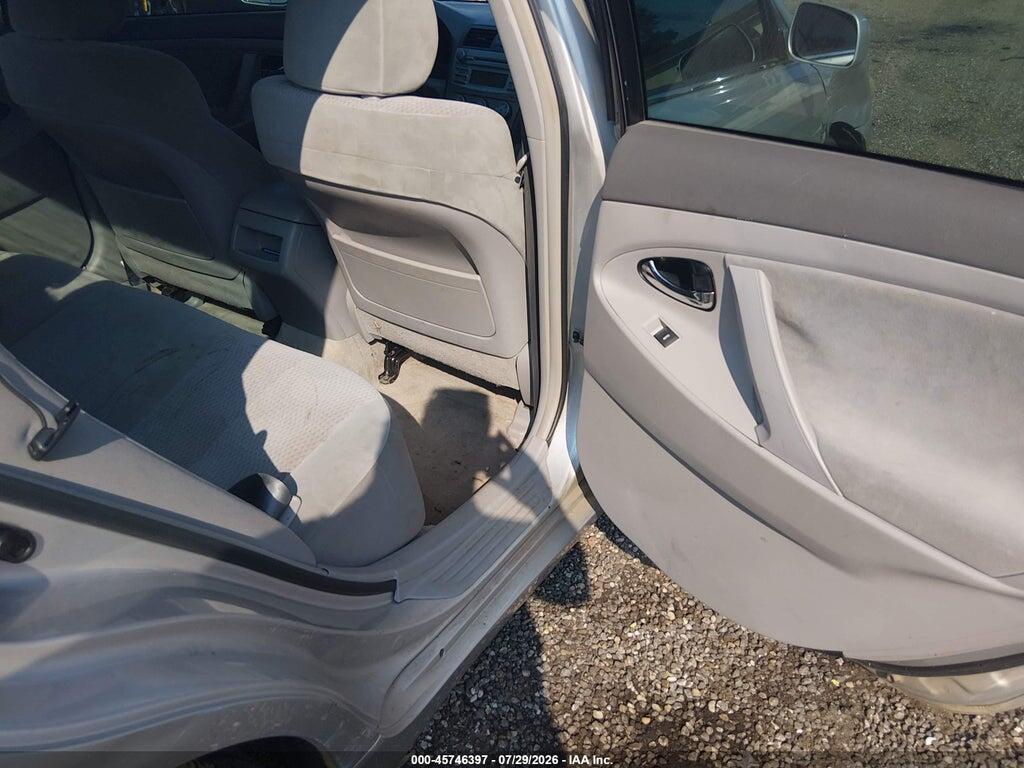4T1BF3EK2BU124670 2011 TOYOTA CAMRY photo no. 8