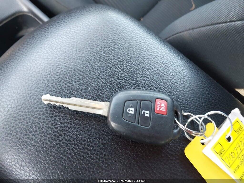2T3BFREV2GW504815 2016 TOYOTA RAV4 photo no. 11