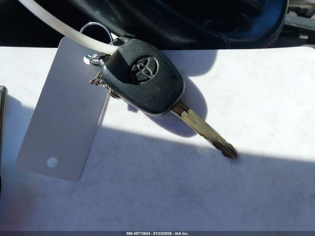 2T3WFREV7GW262413 2016 TOYOTA RAV4 photo no. 11