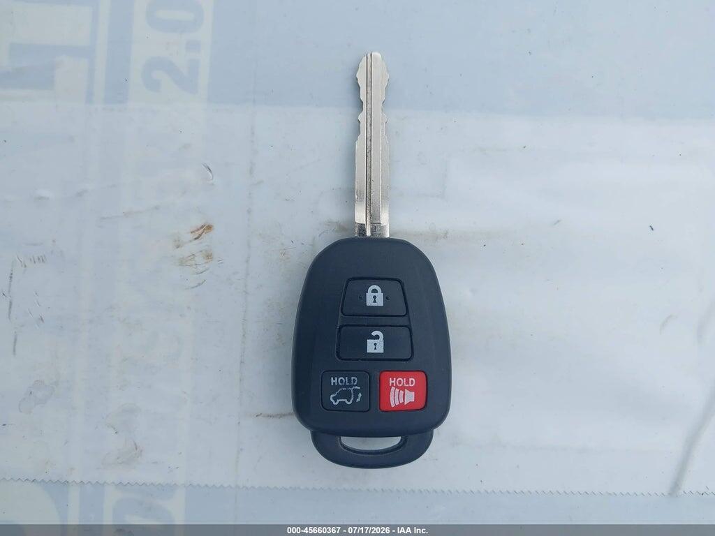 2T3RFREV8GW487646 2016 TOYOTA RAV4 photo no. 11
