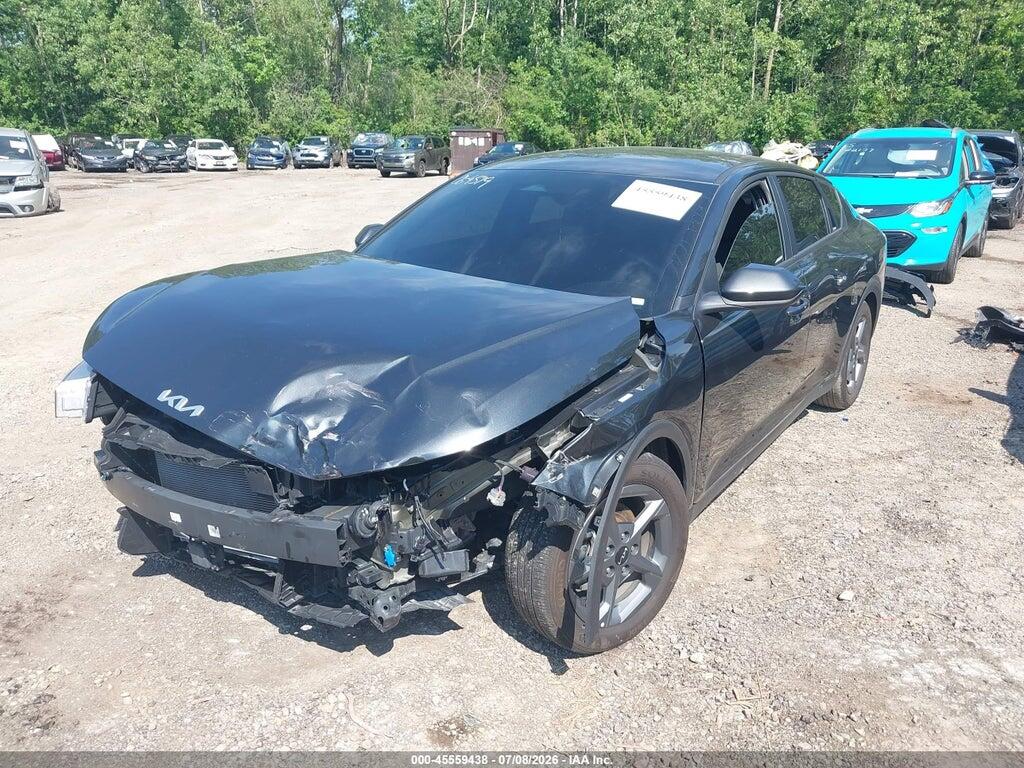 3KPFT4DE7SE164595 2025 KIA K4 photo no. 2