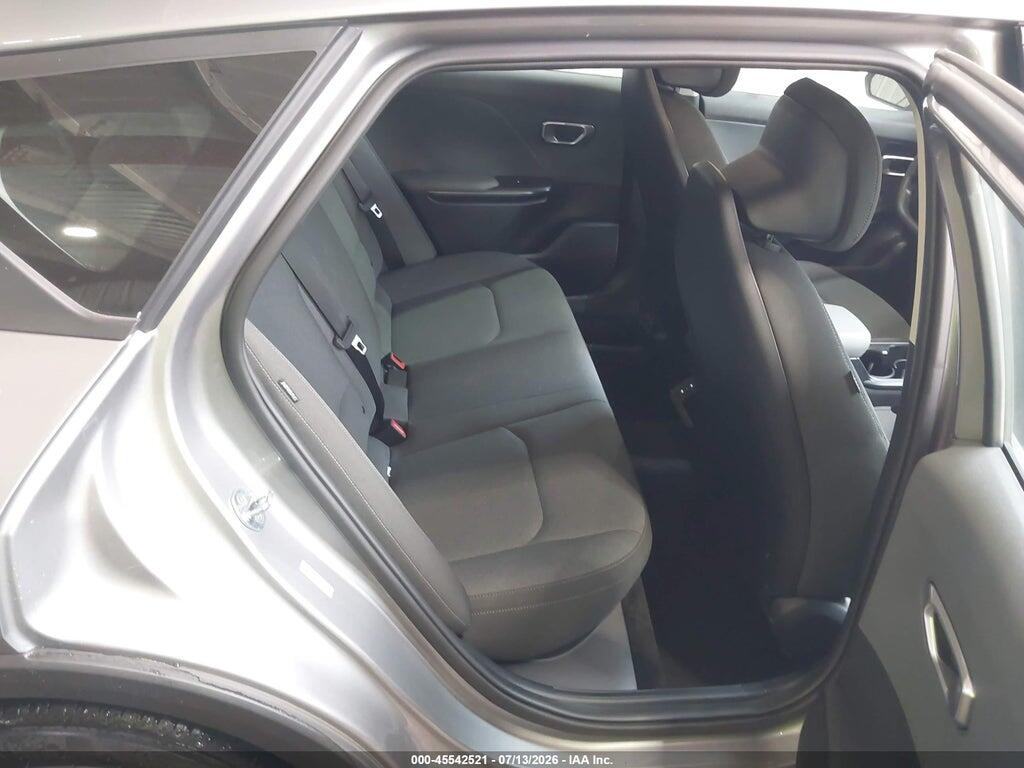 3KPFT4DE0SE227875 2025 KIA K4 photo no. 8