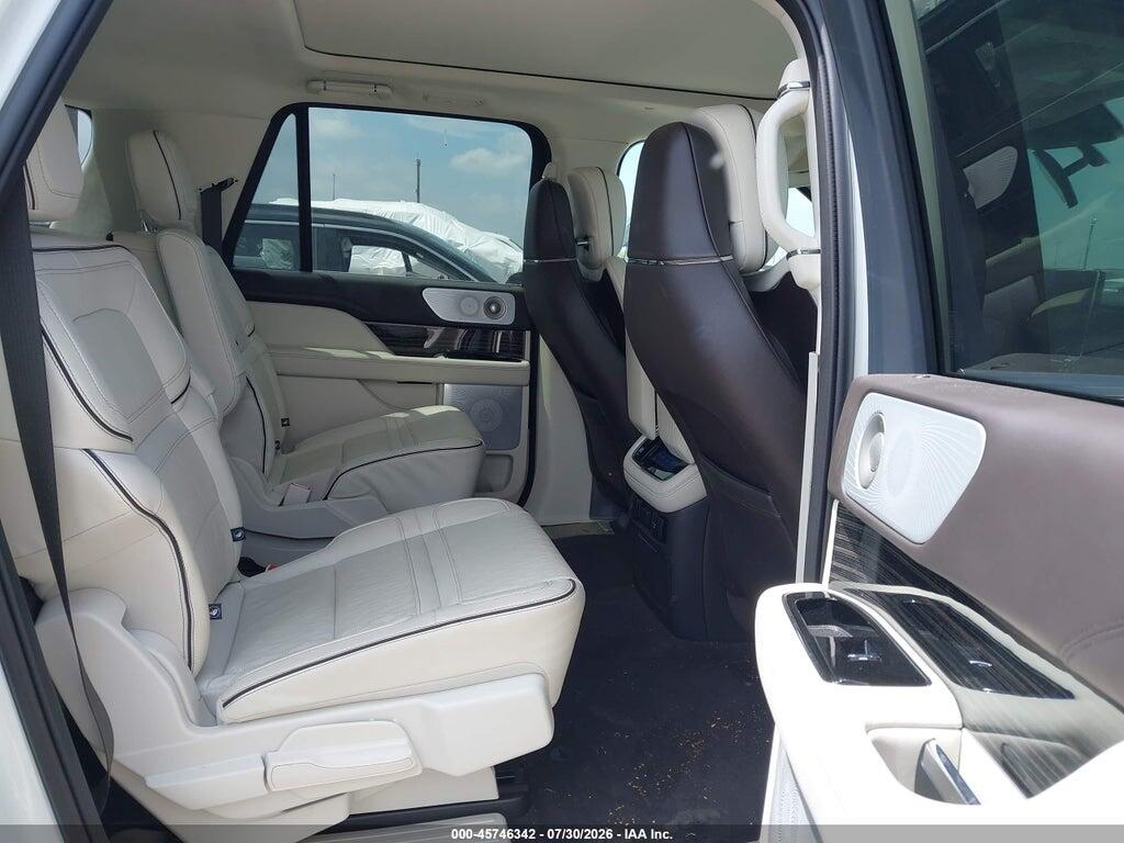 5LMJJ3TG3REL23172 2024 LINCOLN NAVIGATOR photo no. 8