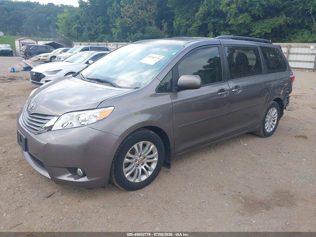 5TDYK3DC3GS729779 2016 TOYOTA SIENNA photo no. 2