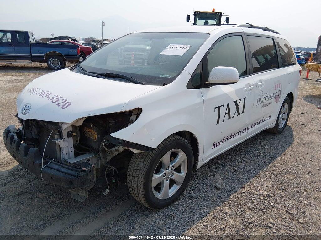 5TDKK3DC9GS719845 2016 TOYOTA SIENNA photo no. 2