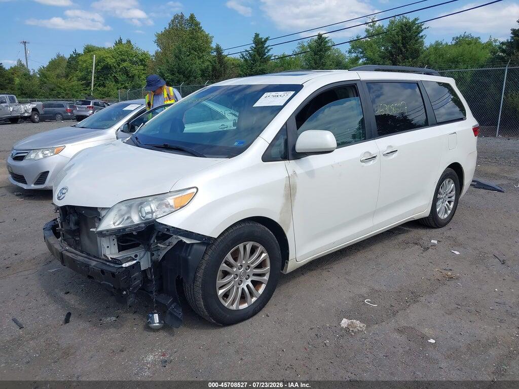 5TDYK3DC8GS747288 2016 TOYOTA SIENNA photo no. 2