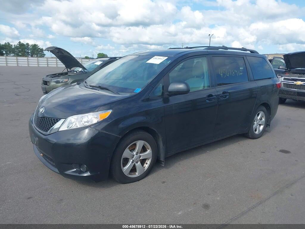 5TDKK3DCXGS695619 2016 TOYOTA SIENNA photo no. 2