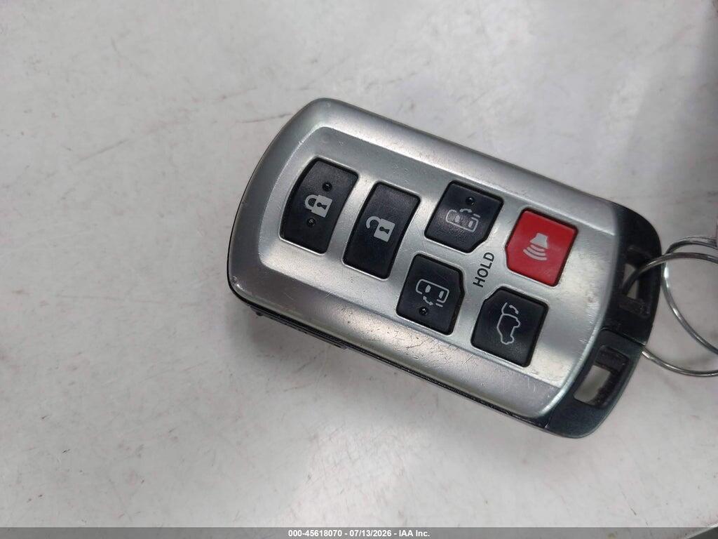 5TDYK3DC5GS754330 2016 TOYOTA SIENNA photo no. 11